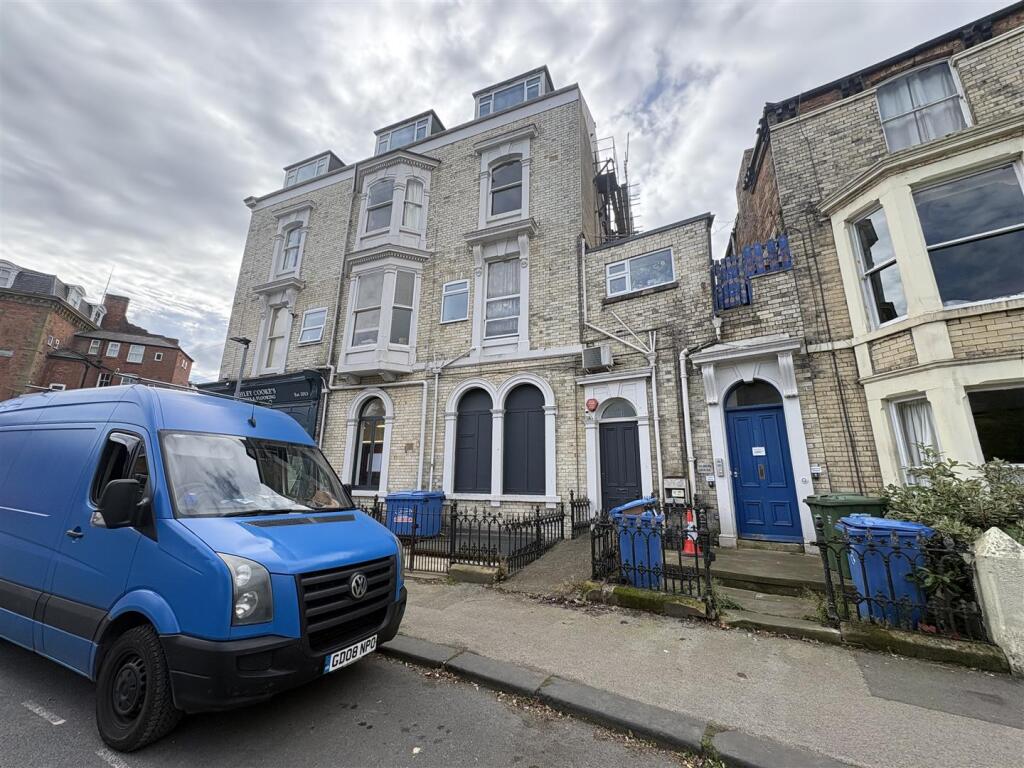 2 bed 1st Floor Flat for rent in Scarborough. From Andrew Cowen Estate Agency - Scarborough