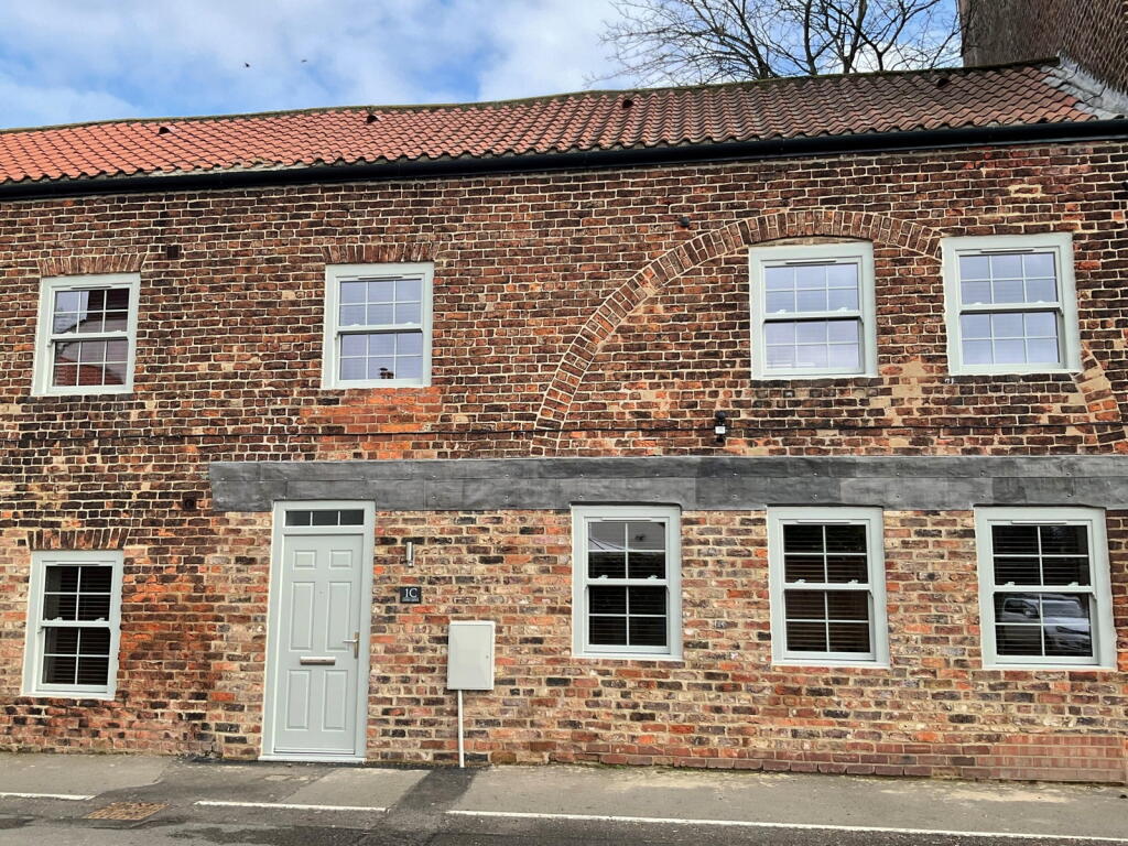 3 bed End of Terrace for rent in Stokesley. From Harvey Brooks - Marton 3 bed End of Terrace for rent in Stokesley. From Harvey Brooks - Marton