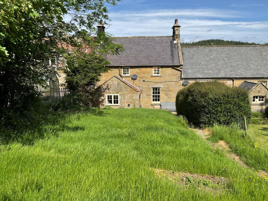 2 bed Mid Terraced House for rent in Commondale. From Harvey Brooks - Marton