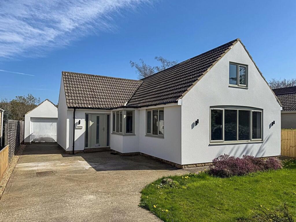 3 bed Detached bungalow for rent in Newton under Roseberry. From Harvey Brooks - Marton