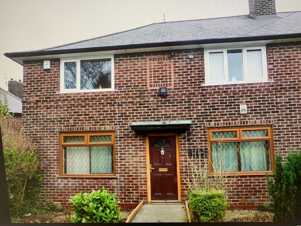 2 bed 1st Floor Flat for rent in Rhodes. From Aubrey Lee & Co - Blackley