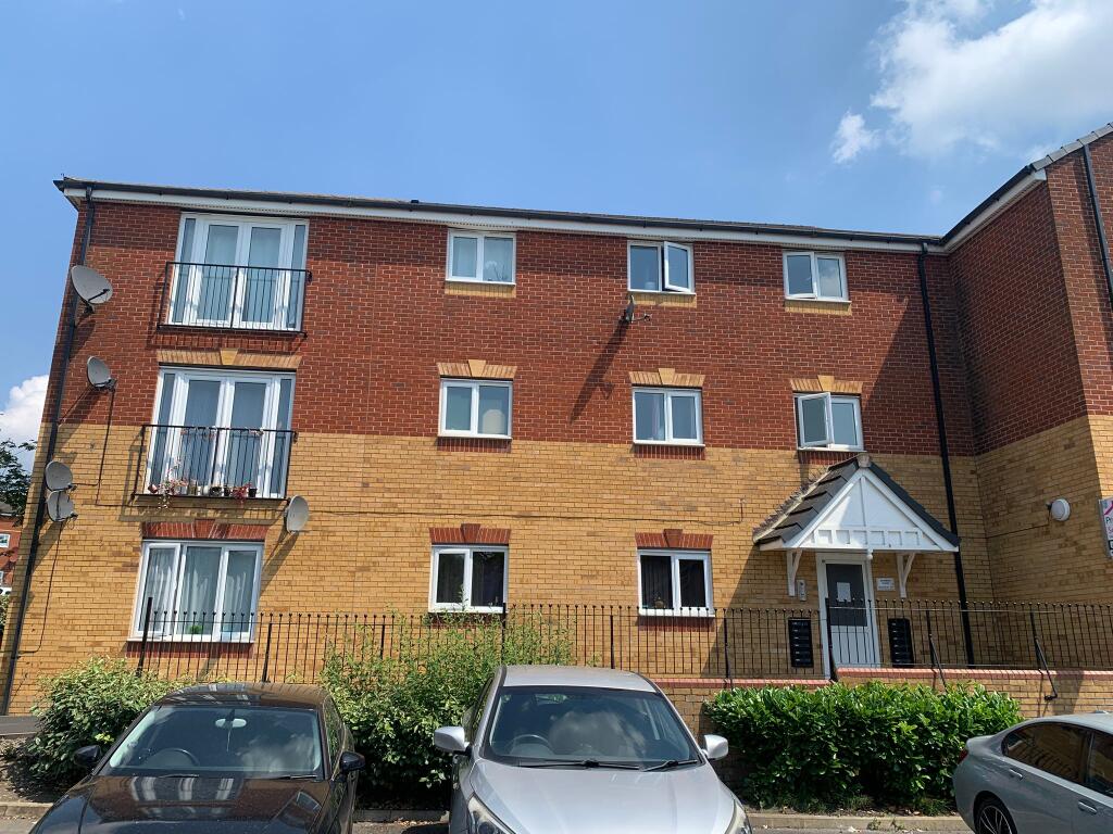 2 bed 1st Floor Flat for rent in Charlestown. From Aubrey Lee & Co - Blackley