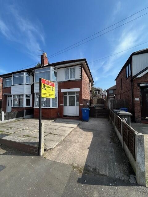 3 bed Semi Detached for rent in Whitefield. From Aubrey Lee & Co - Blackley 3 bed Semi Detached for rent in Whitefield. From Aubrey Lee & Co - Blackley