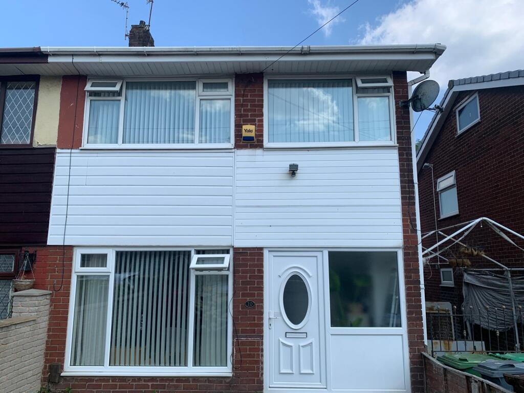 3 bed Semi Detached for rent in Charlestown. From Aubrey Lee & Co - Blackley
