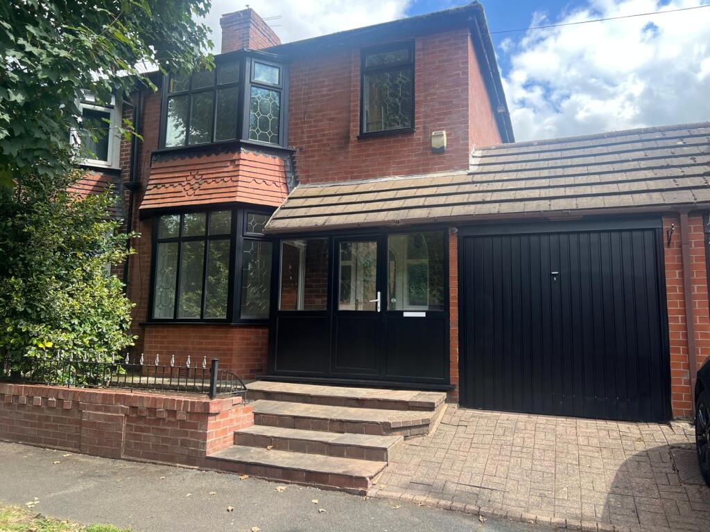 3 bed Semi Detached for rent in Oldham. From Aubrey Lee & Co - Blackley 3 bed Semi Detached for rent in Oldham. From Aubrey Lee & Co - Blackley
