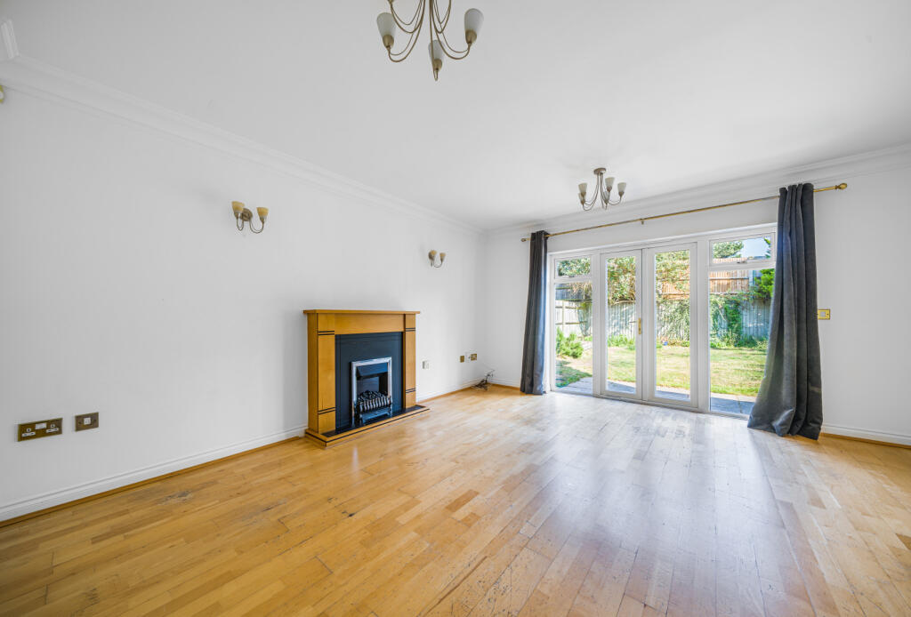 3 bed Detached for rent in Worcester Park. From Andrews Estate Agents - Worcester Park