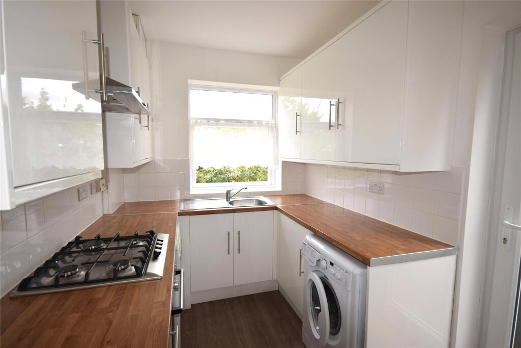 3 bed Semi Detached for rent in Epsom. From Andrews Estate Agents - Worcester Park 3 bed Semi Detached for rent in Epsom. From Andrews Estate Agents - Worcester Park