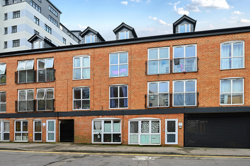 1 bed 1st Floor Flat for rent in Aldershot. From Beacons Sales and Lettings - Aldershot