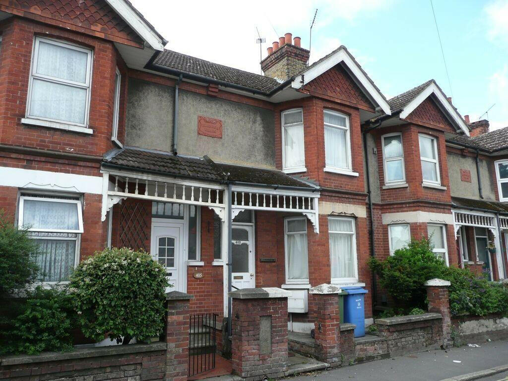1 bed HMO for rent in Ash Green. From Beacons Sales and Lettings - Aldershot