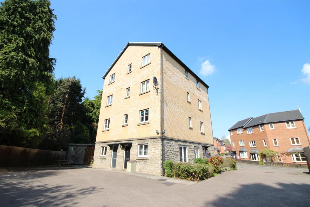 0 bed Studio for rent in Tongwynlais. From Thomas H Wood - Whitchurch 0 bed Studio for rent in Tongwynlais. From Thomas H Wood - Whitchurch