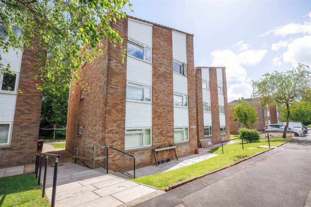 2 bed 1st Floor Flat for rent in Tongwynlais. From Thomas H Wood - Whitchurch 2 bed 1st Floor Flat for rent in Tongwynlais. From Thomas H Wood - Whitchurch
