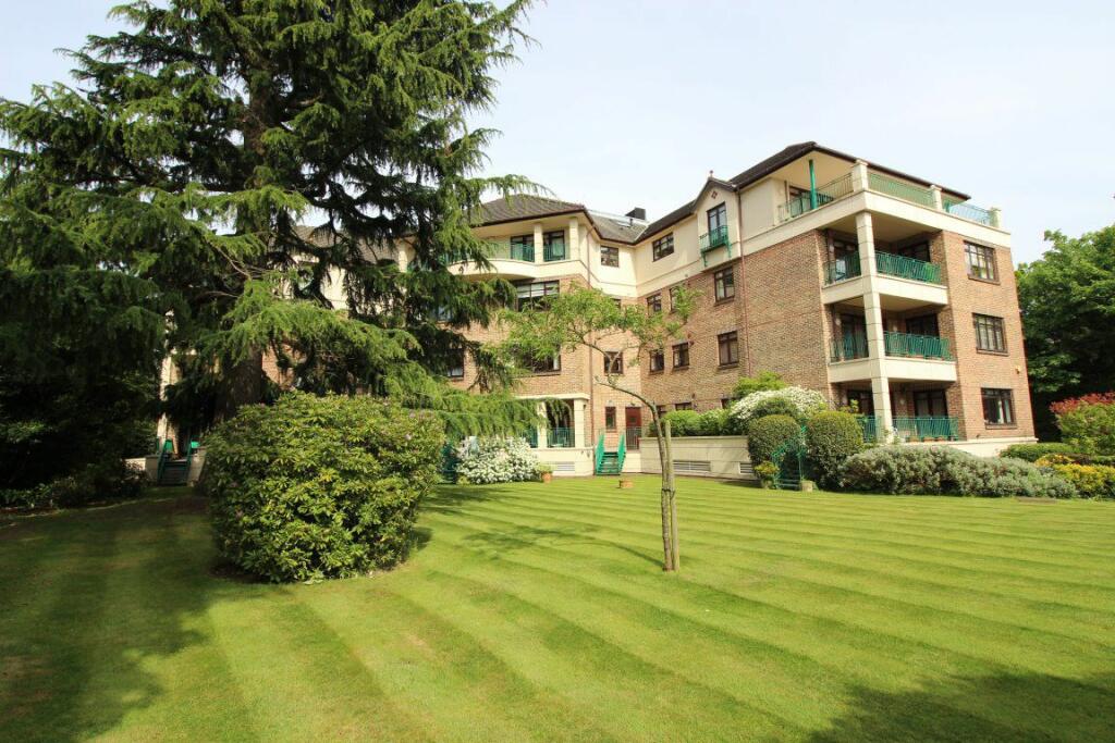 3 bed Flat for rent in Bushey. From John Whiteman and Company