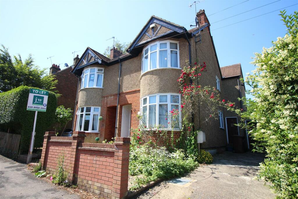 3 bed Detached House for rent in Bushey. From John Whiteman and Company