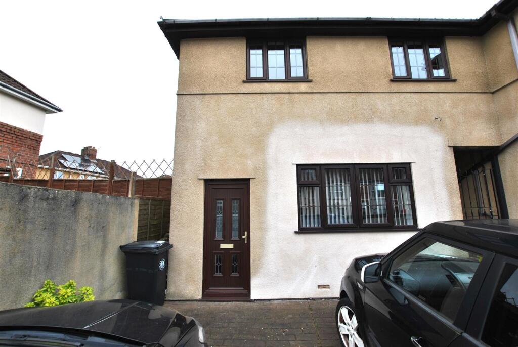 1 bed Detached for rent in Bristol. From Greenwoods Property Centre Ltd - Knowle