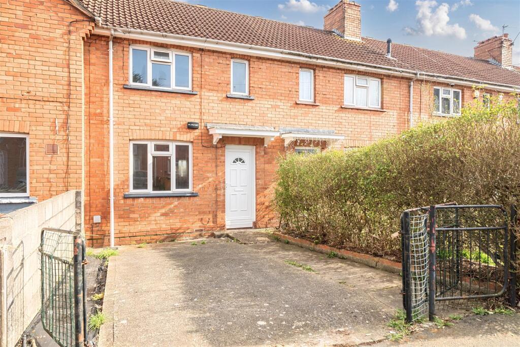3 bed Mid Terraced House for rent in Bristol. From Greenwoods Property Centre Ltd - Knowle