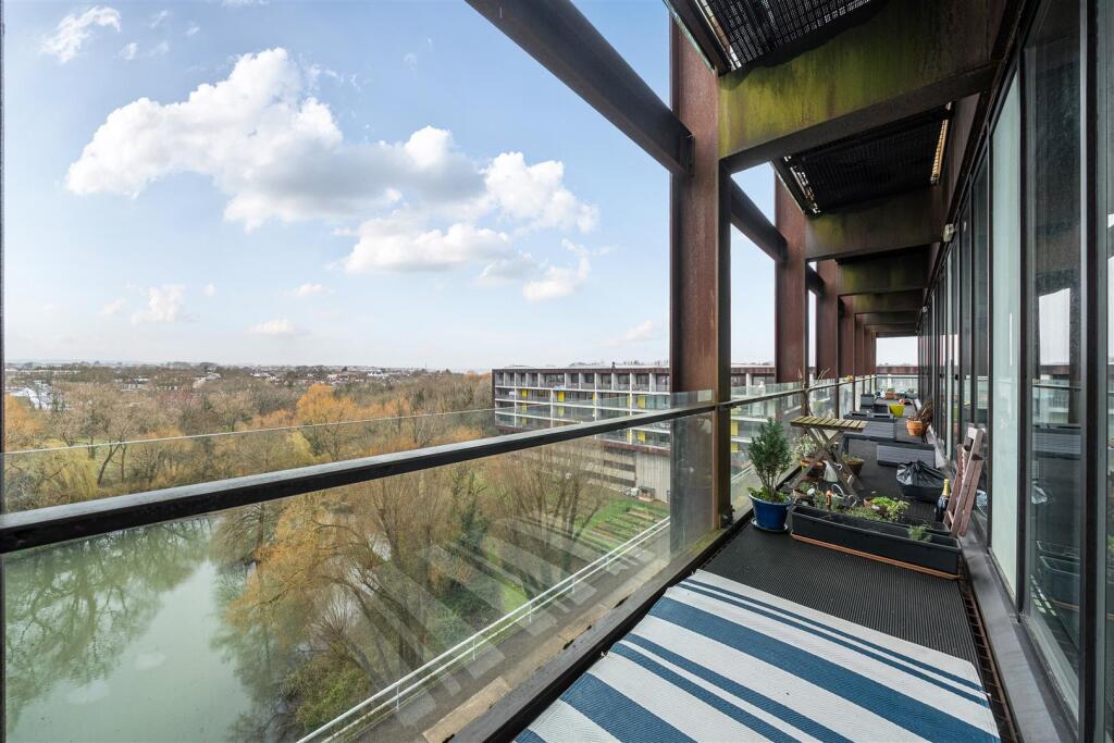 4 bed Studio for rent in Bristol. From Greenwoods Property Centre Ltd - Knowle