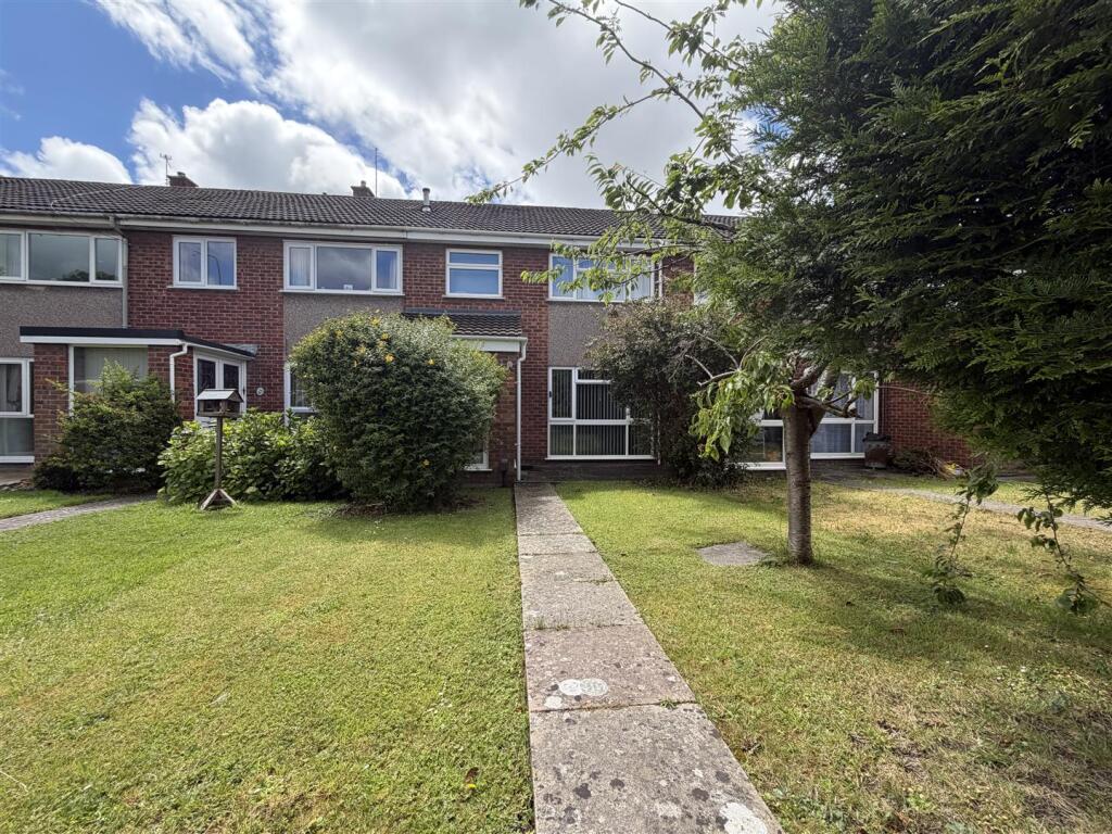 3 bed Mid Terraced House for rent in Clevedon. From Greenwoods Property Centre Ltd - Knowle