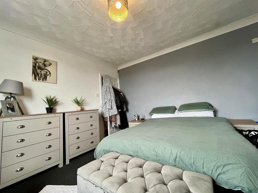 1 bed 1st Floor Flat for rent in Bristol. From Greenwoods Property Centre Ltd - Knowle