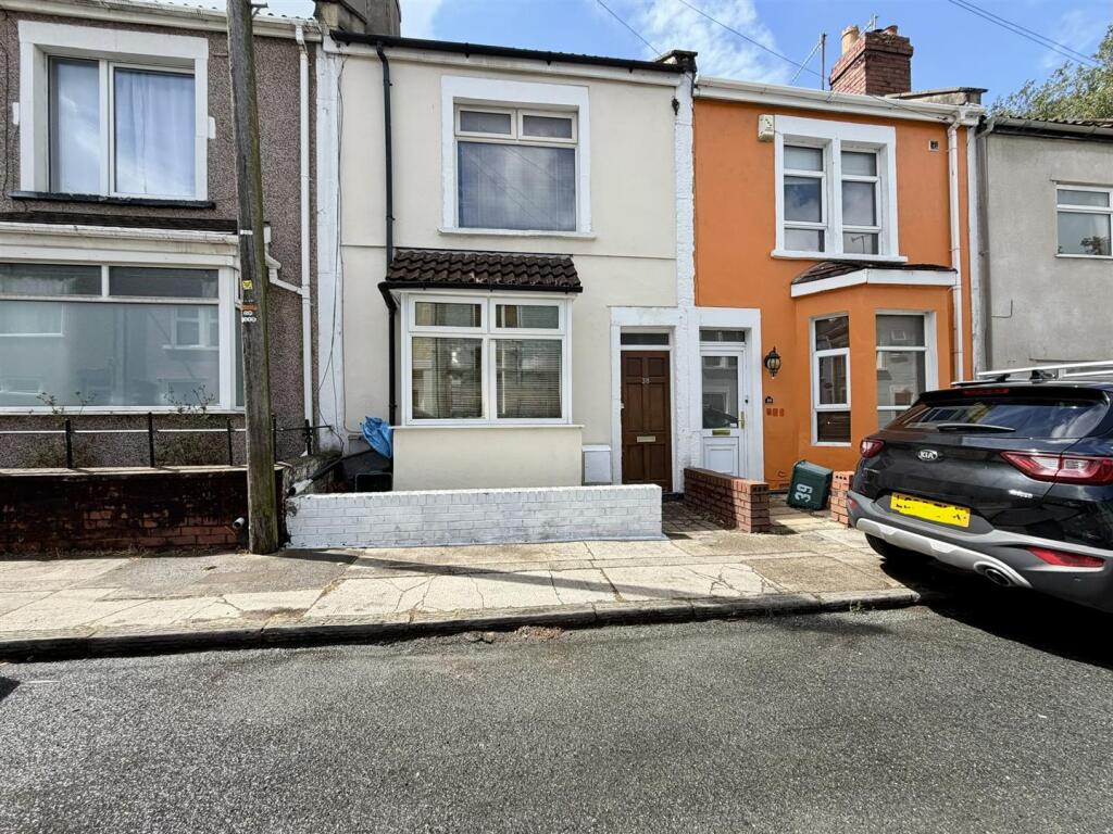 2 bed Mid Terraced House for rent in Bristol. From Greenwoods Property Centre Ltd - Knowle