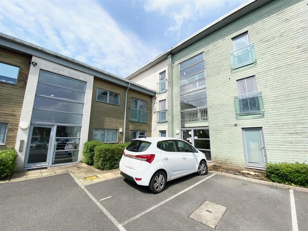 1 bed 1st Floor Flat for rent in Queen Charlton. From Greenwoods Property Centre Ltd - Knowle 1 bed 1st Floor Flat for rent in Queen Charlton. From Greenwoods Property Centre Ltd - Knowle