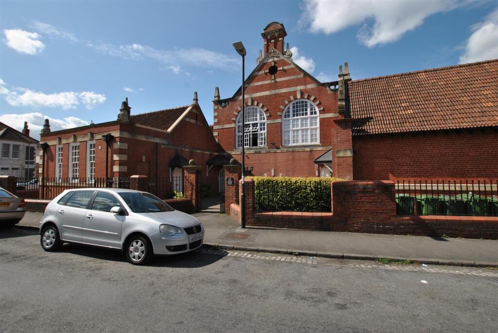 1 bed 1st Floor Flat for rent in Bristol. From Greenwoods Property Centre Ltd - Knowle 1 bed 1st Floor Flat for rent in Bristol. From Greenwoods Property Centre Ltd - Knowle