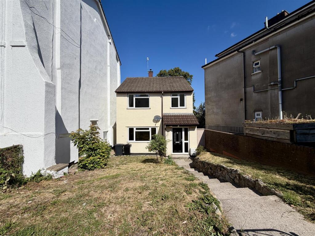 3 bed Detached for rent in Bristol. From Greenwoods Property Centre Ltd - Knowle