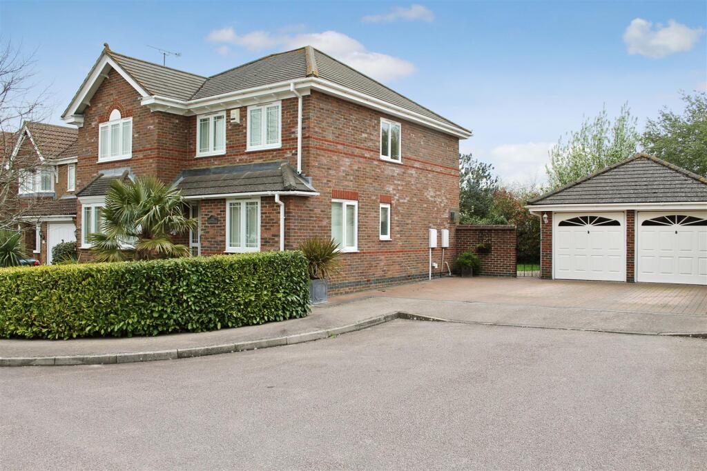 4 bed Detached for rent in Burgess Hill. From Hunters Estate Agents - Burgess Hill 4 bed Detached for rent in Burgess Hill. From Hunters Estate Agents - Burgess Hill