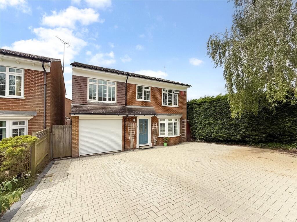 5 bed Detached for rent in Burgess Hill. From Hunters Estate Agents - Burgess Hill