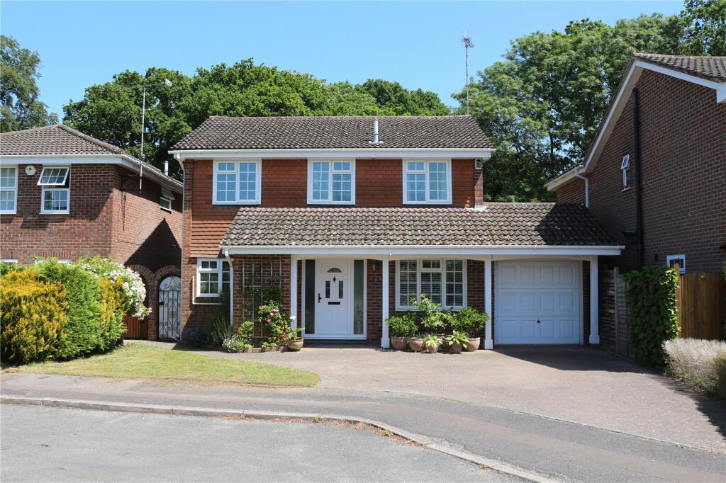 4 bed Detached for rent in Walstead. From Hunters Estate Agents - Burgess Hill