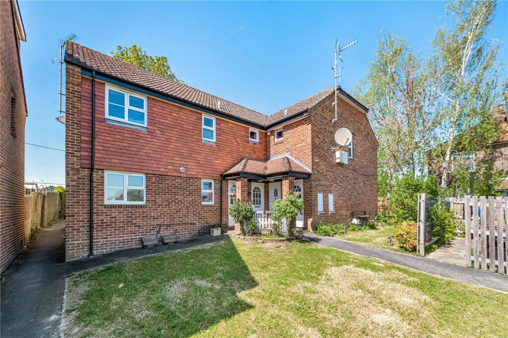 1 bed Apartment for rent in Wivelsfield Green. From Hunters Estate Agents - Burgess Hill