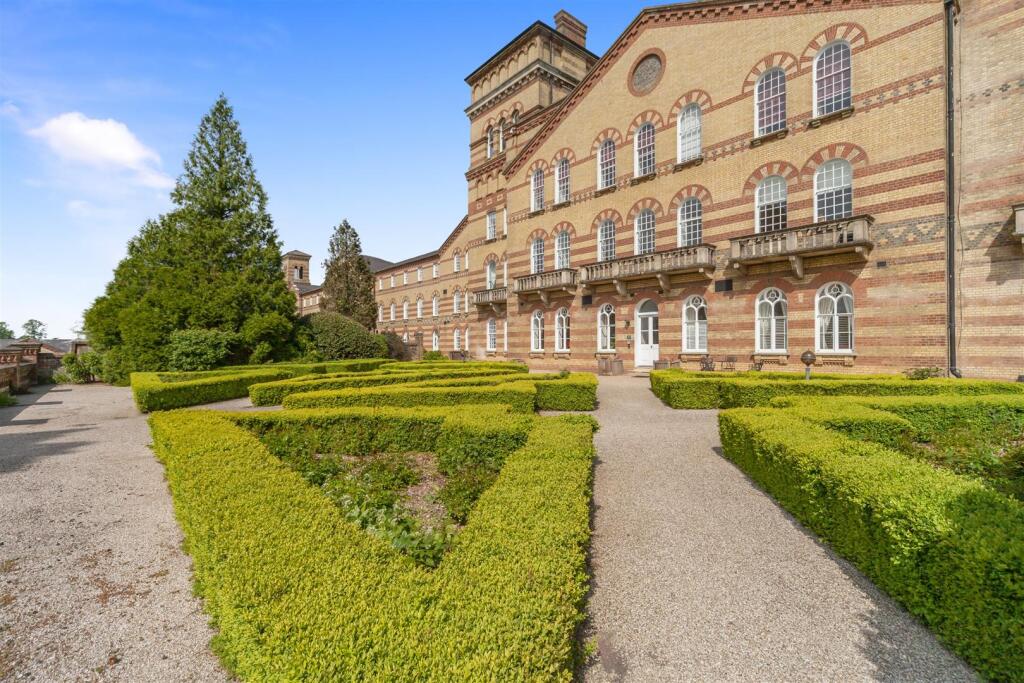 2 bed Apartment for rent in Haywards Heath. From Hunters Estate Agents - Burgess Hill 2 bed Apartment for rent in Haywards Heath. From Hunters Estate Agents - Burgess Hill