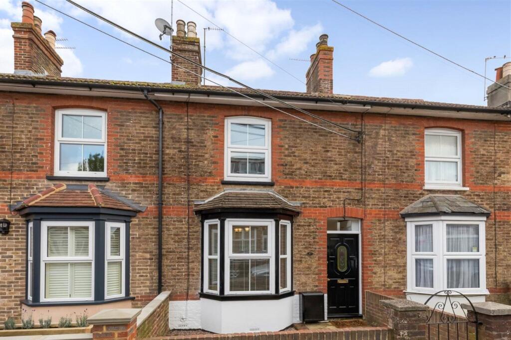 2 bed Mid Terraced House for rent in Burgess Hill. From Hunters Estate Agents - Burgess Hill
