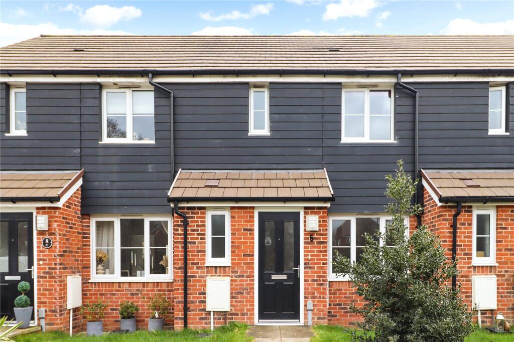 3 bed Mid Terraced House for rent in Burgess Hill. From Hunters Estate Agents - Burgess Hill
