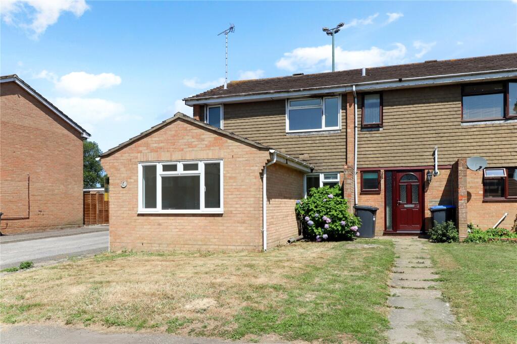 3 bed End of Terrace for rent in Burgess Hill. From Hunters Estate Agents - Burgess Hill 3 bed End of Terrace for rent in Burgess Hill. From Hunters Estate Agents - Burgess Hill