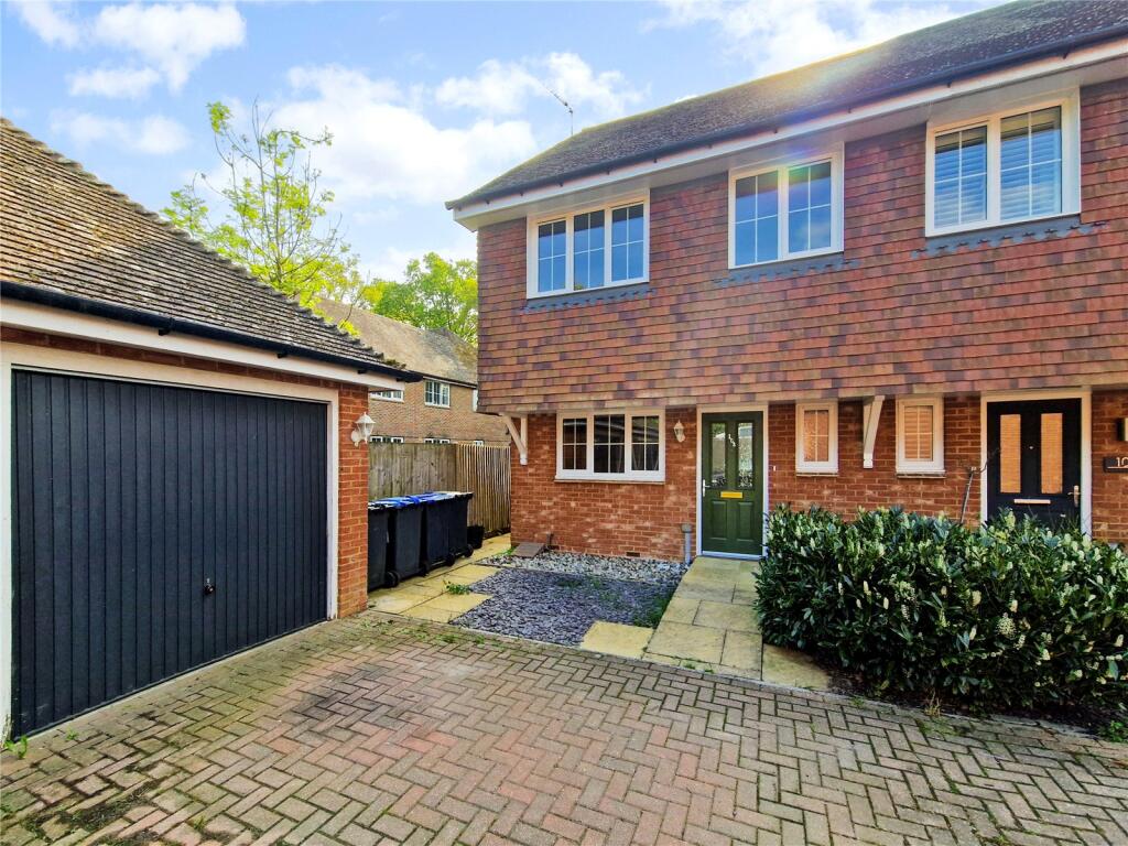3 bed Semi Detached for rent in Burgess Hill. From Hunters Estate Agents - Burgess Hill
