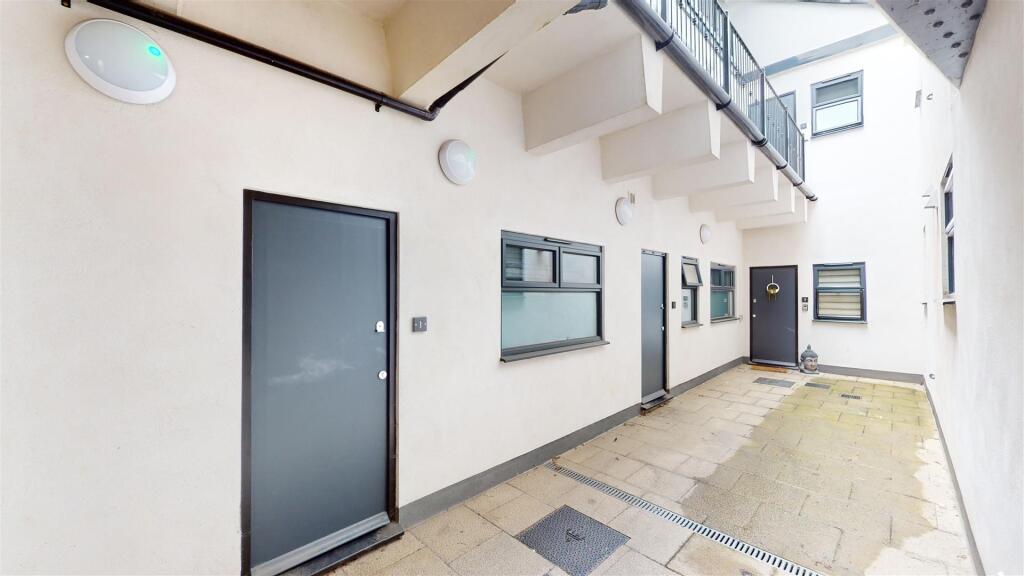 2 bed 1st Floor Flat for rent in Radstock. From Barons Property Centre Ltd - Midsomer Norton