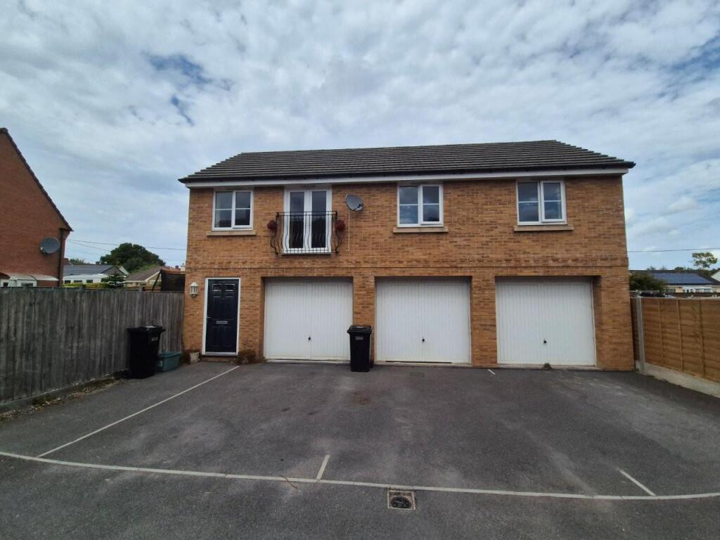 2 bed 1st Floor Flat for rent in Peasedown St John. From Barons Property Centre Ltd - Midsomer Norton