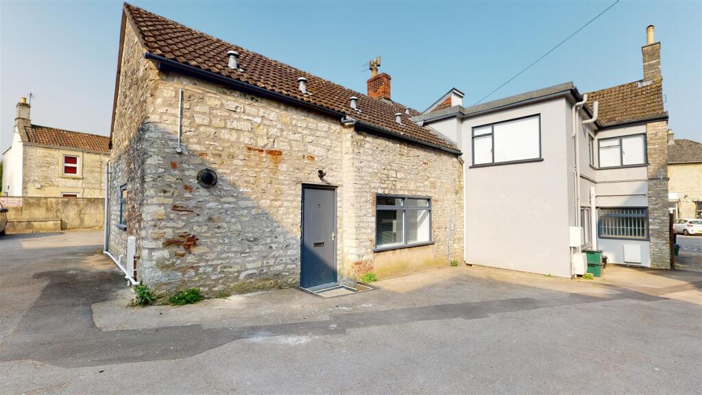 1 bed 1st Floor Flat for rent in Radstock. From Barons Property Centre Ltd - Midsomer Norton 1 bed 1st Floor Flat for rent in Radstock. From Barons Property Centre Ltd - Midsomer Norton