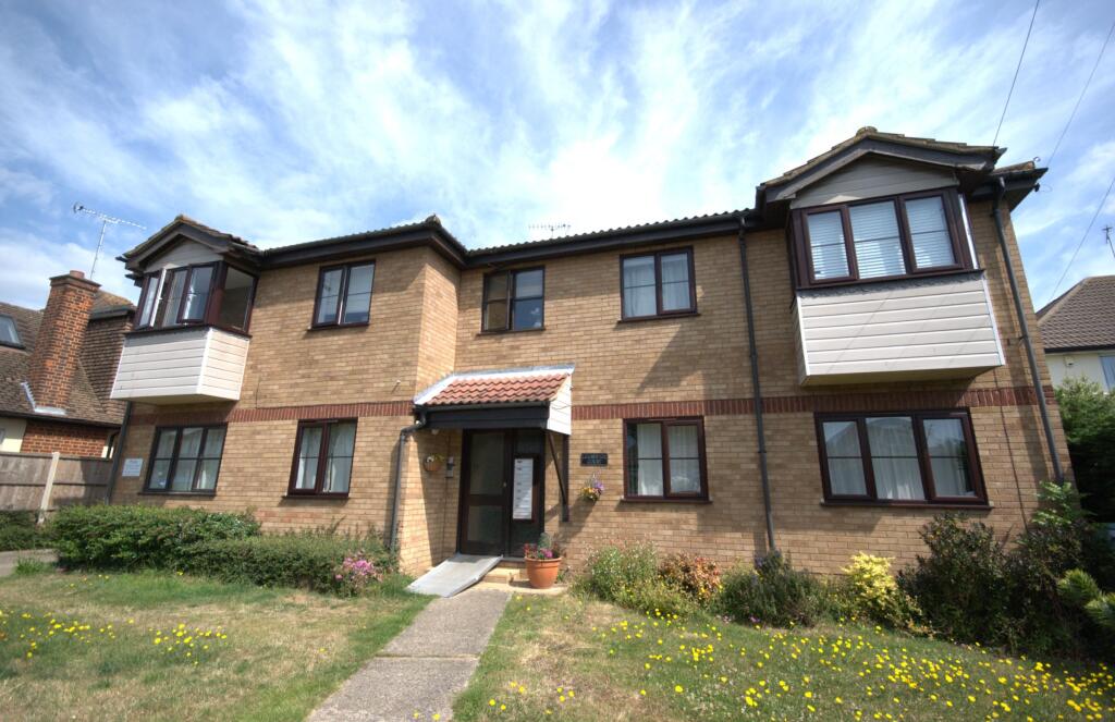 1 bed 1st Floor Flat for rent in Daws Heath. From Ashleigh Stone - Leigh on Sea 1 bed 1st Floor Flat for rent in Daws Heath. From Ashleigh Stone - Leigh on Sea