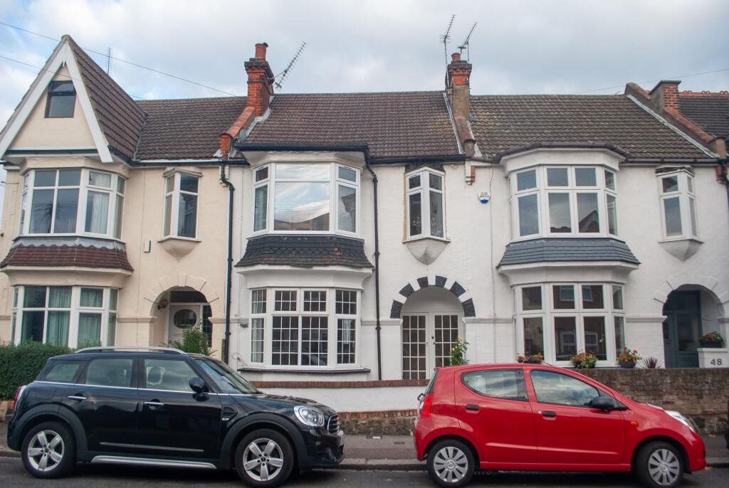 1 bed 1st Floor Flat for rent in Southend-on-Sea. From Ashleigh Stone - Leigh on Sea