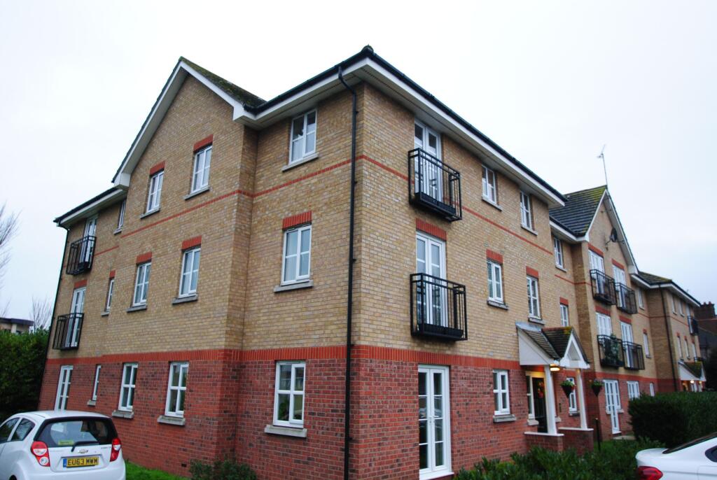 2 bed 1st Floor Flat for rent in Southend-on-Sea. From Ashleigh Stone - Leigh on Sea