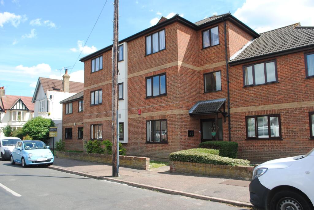 2 bed 1st Floor Flat for rent in Hadleigh. From Ashleigh Stone - Leigh on Sea 2 bed 1st Floor Flat for rent in Hadleigh. From Ashleigh Stone - Leigh on Sea