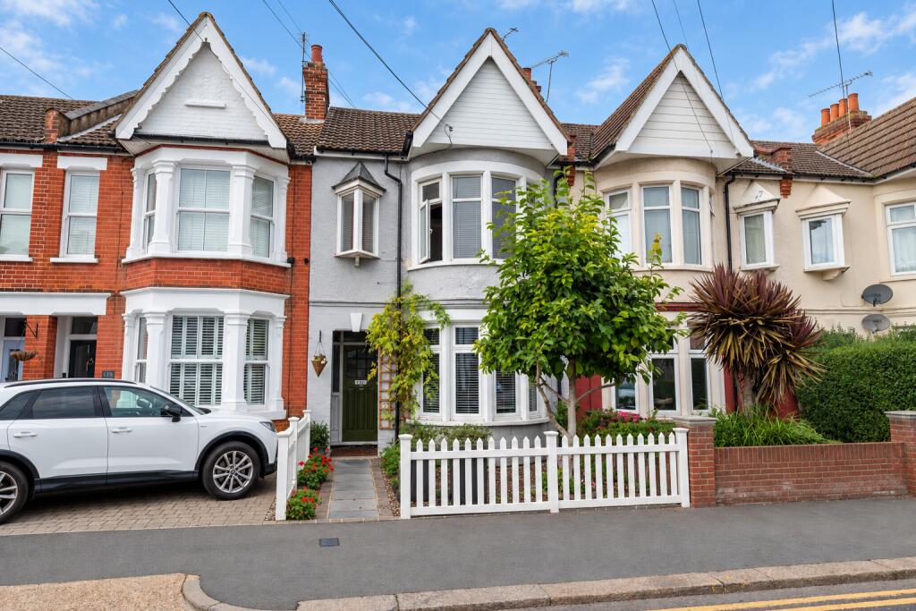 2 bed 1st Floor Flat for rent in Hadleigh. From Ashleigh Stone - Leigh on Sea 2 bed 1st Floor Flat for rent in Hadleigh. From Ashleigh Stone - Leigh on Sea