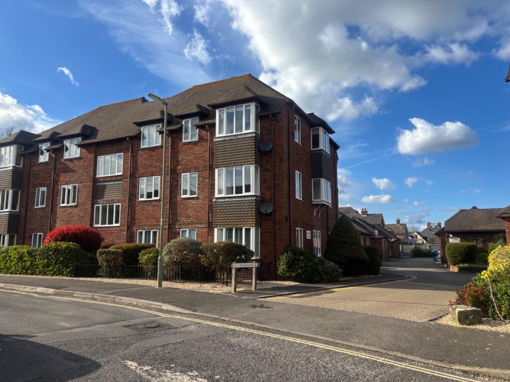 2 bed 1st Floor Flat for rent in Lymington. From Easton Residential - Holbury 2 bed 1st Floor Flat for rent in Lymington. From Easton Residential - Holbury
