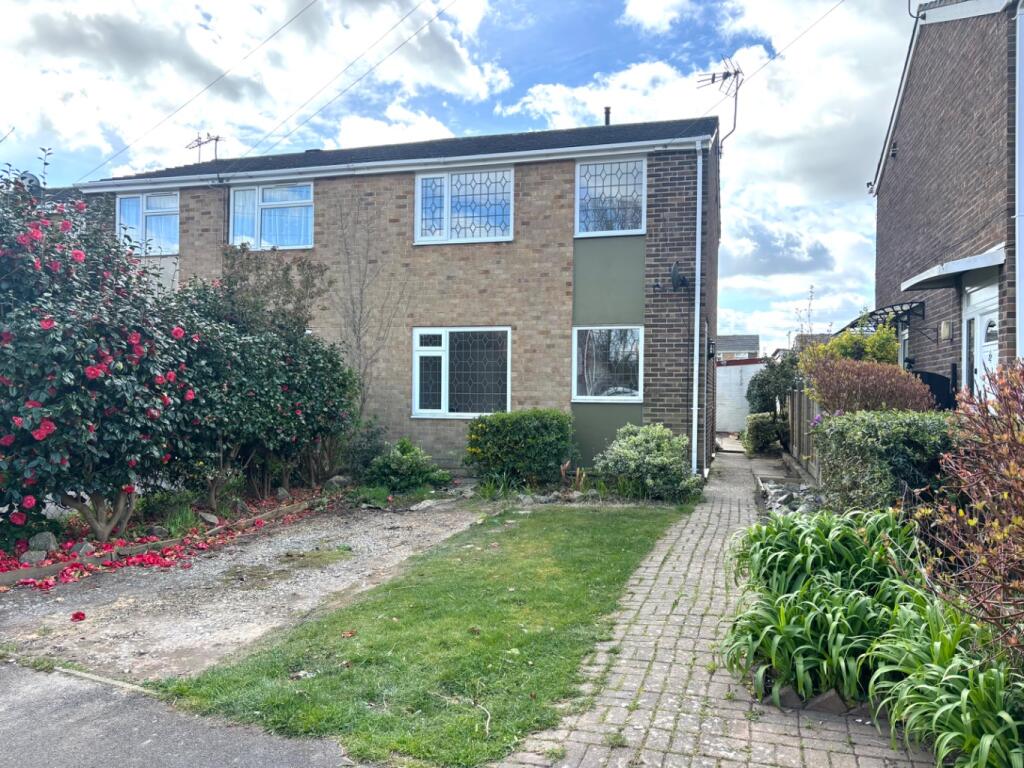 2 bed Semi Detached for rent in Holbury. From Easton Residential - Holbury
