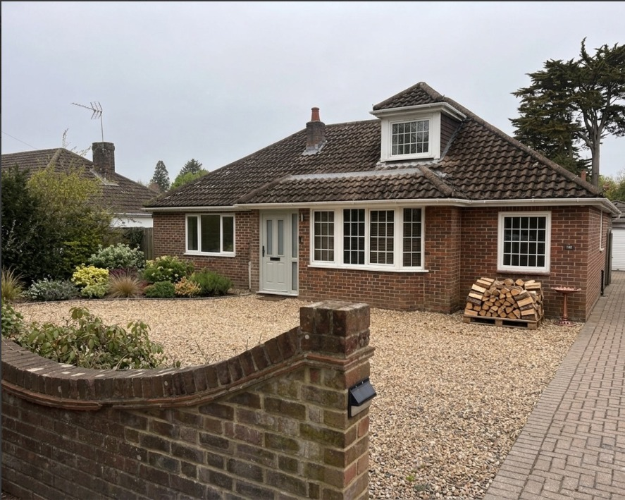 5 bed Detached bungalow for rent in Ashurst. From Easton Residential - Holbury