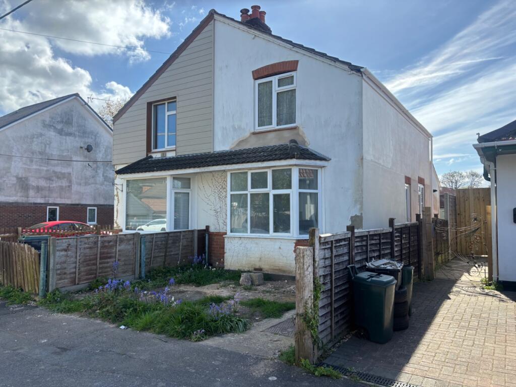 2 bed Semi Detached for rent in Holbury. From Easton Residential - Holbury