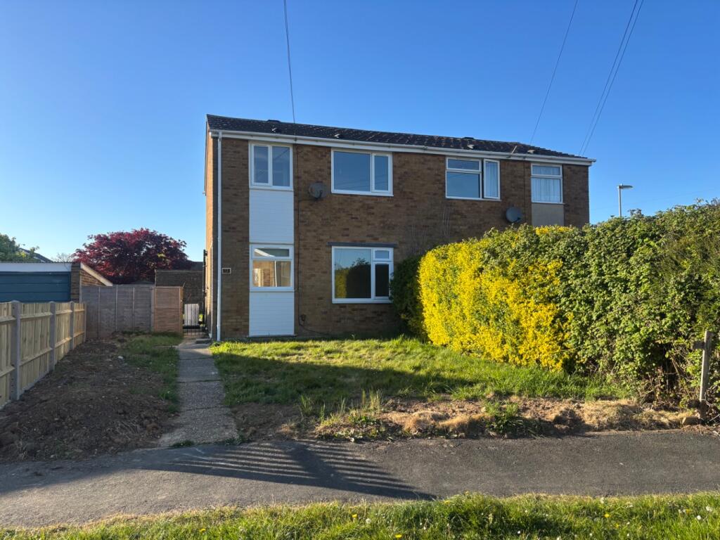 2 bed Semi Detached for rent in Holbury. From Easton Residential - Holbury