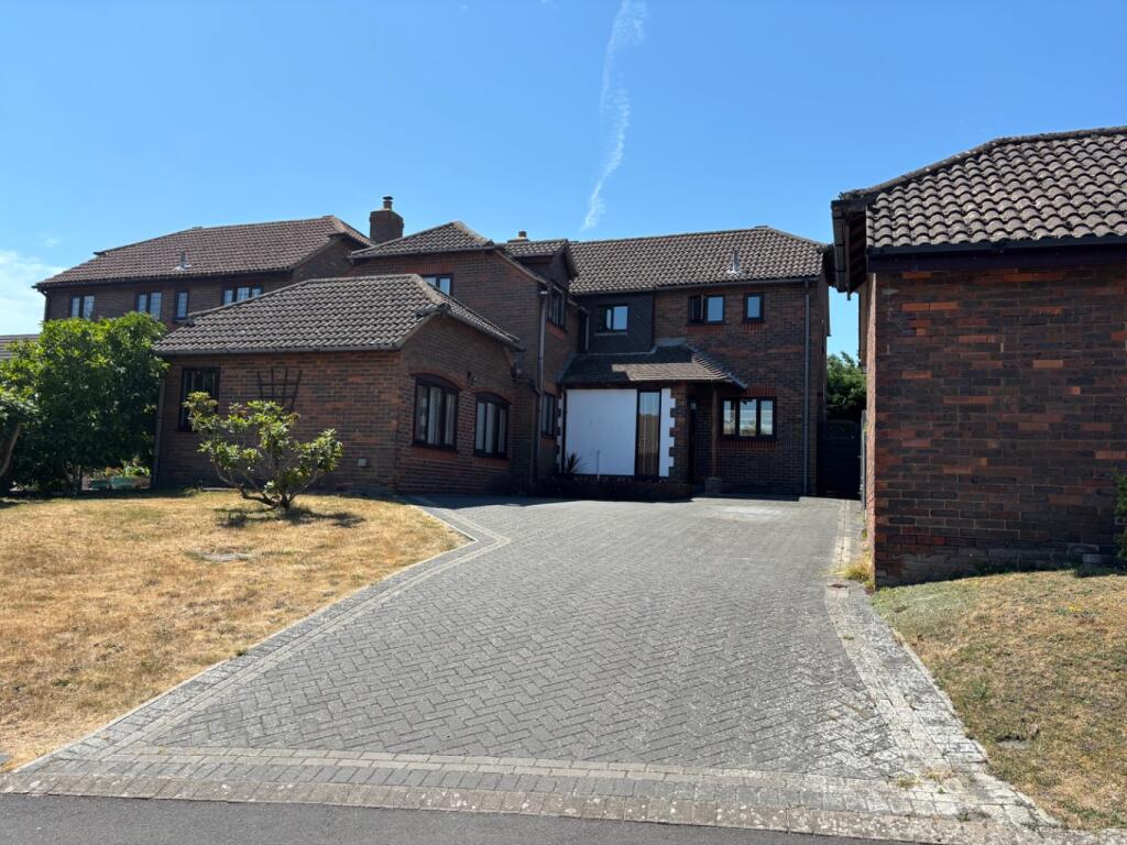 5 bed Detached for rent in Fawley. From Easton Residential - Holbury 5 bed Detached for rent in Fawley. From Easton Residential - Holbury