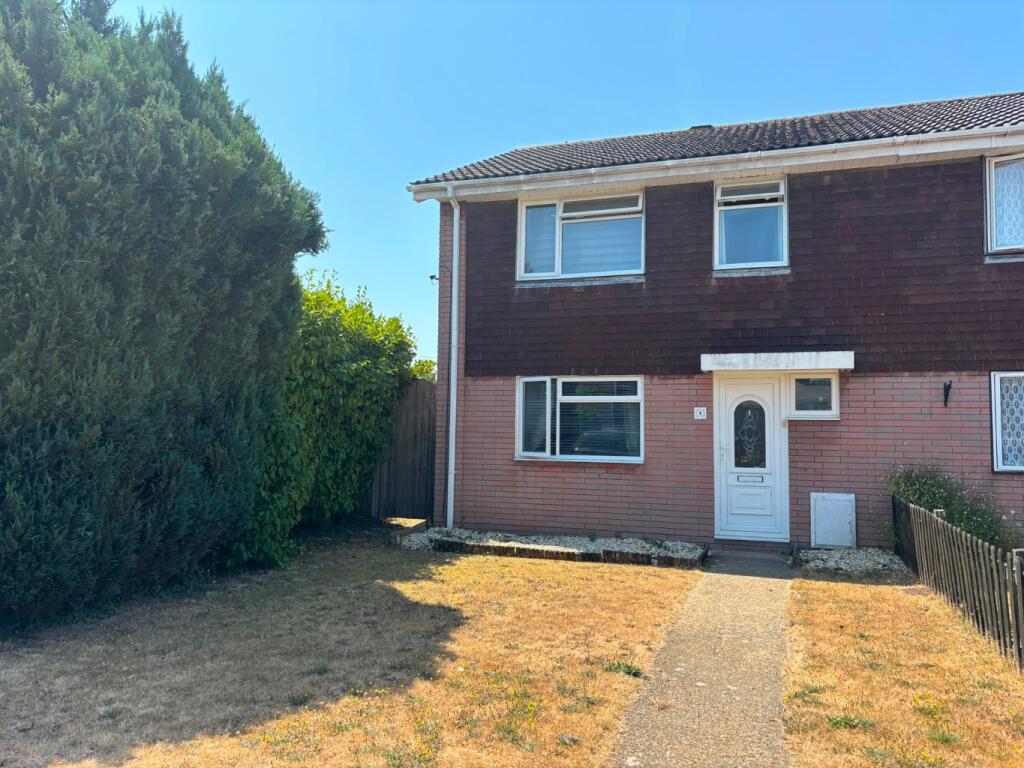 4 bed End of Terrace for rent in Langley. From Easton Residential - Holbury